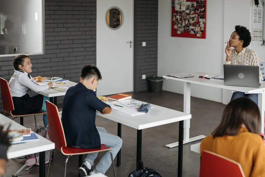 How to Effectively Manage a Mixed-Ability Classroom as a UK TEFL Teacher