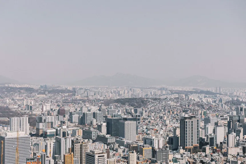 Teaching English in South Korea in 2026: Requirements, Pay and Lifestyle