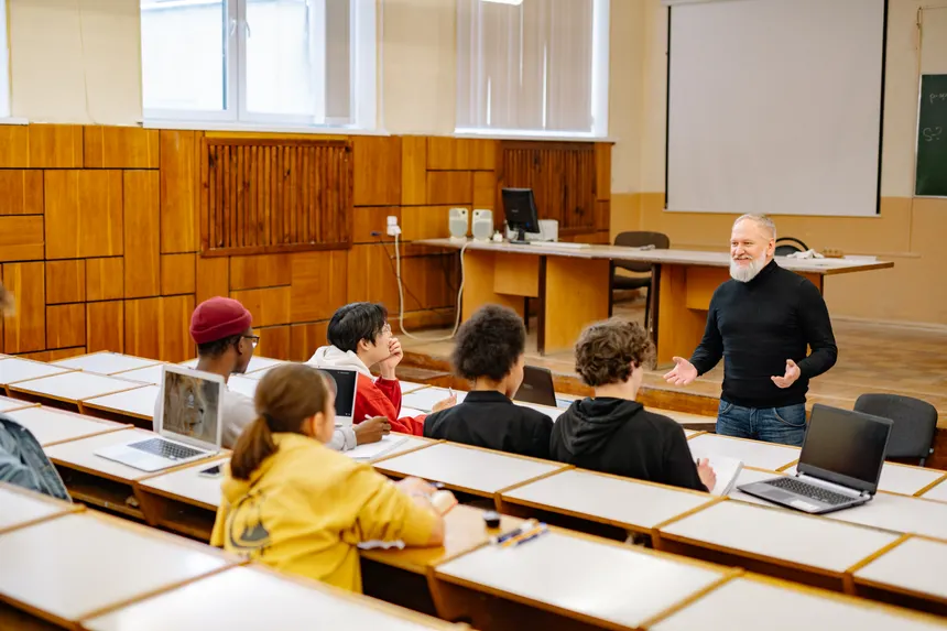 Effective Methods for Teaching English to Adult Learners
